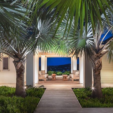 Ideally Located Prestigious Villa Toiny Exterior photo